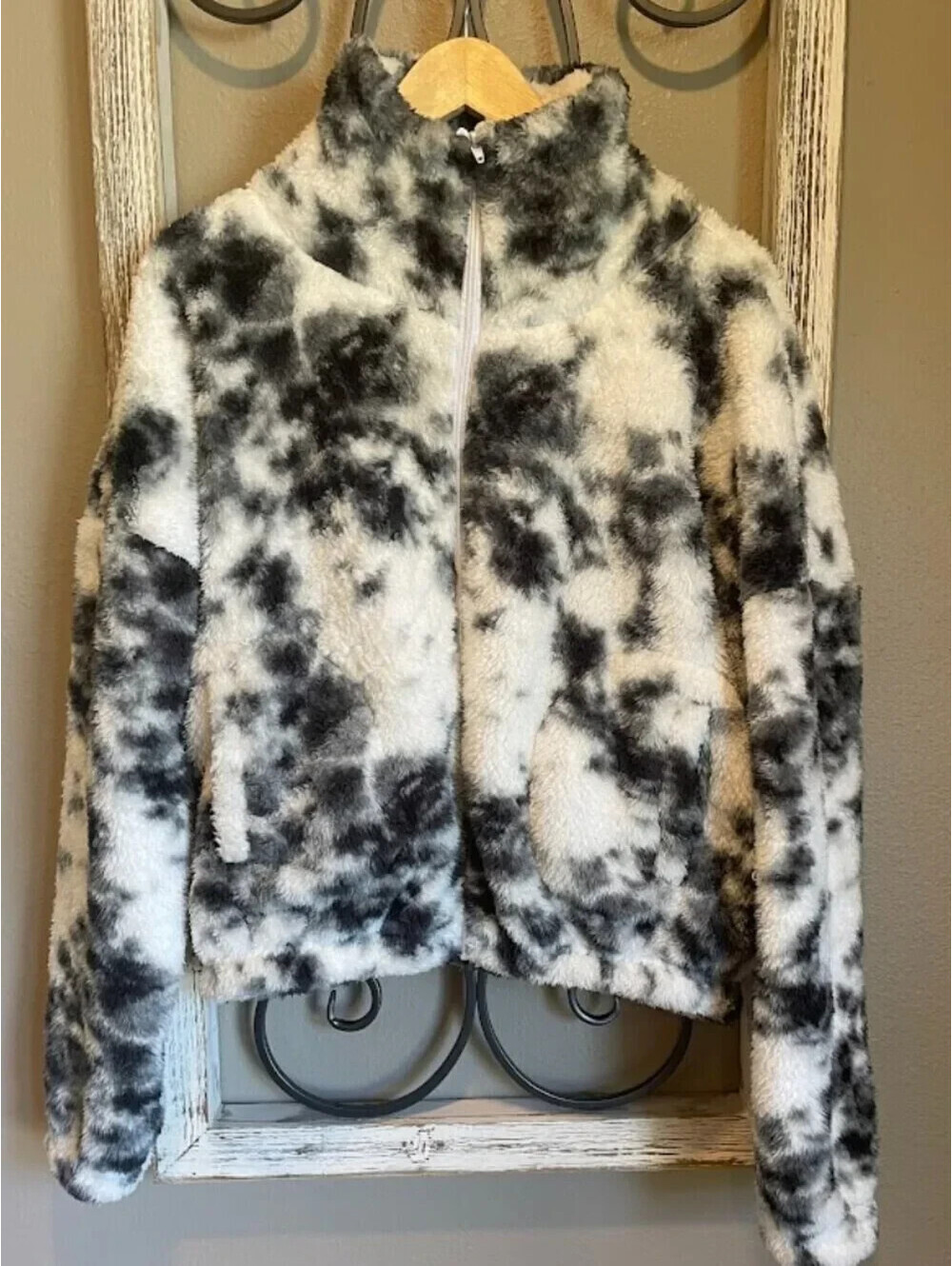 WEEKENDING Sherpa Zip-Up Jacket | Animal Print | Black White Gray | Cozy Fleece